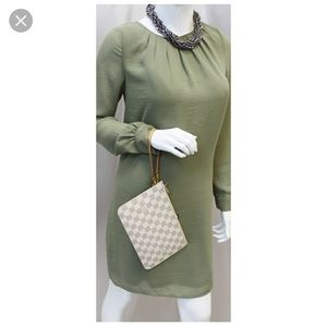 ❤️ISO❤️ Louis Vuitton Azur NF Pouch